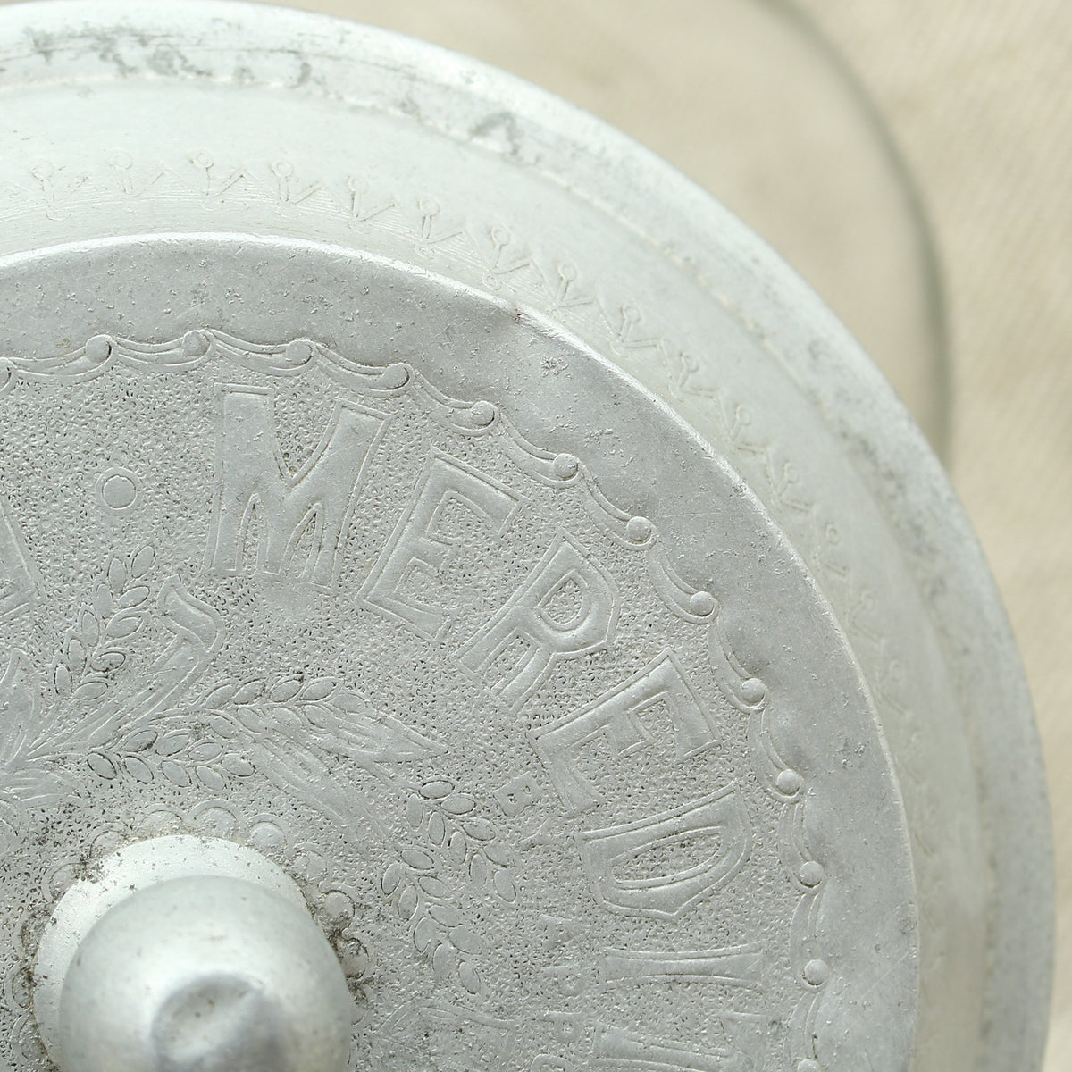 Advertising - an early 20th century glass shop counter-top biscuit jar and cover, Meredith & Drew