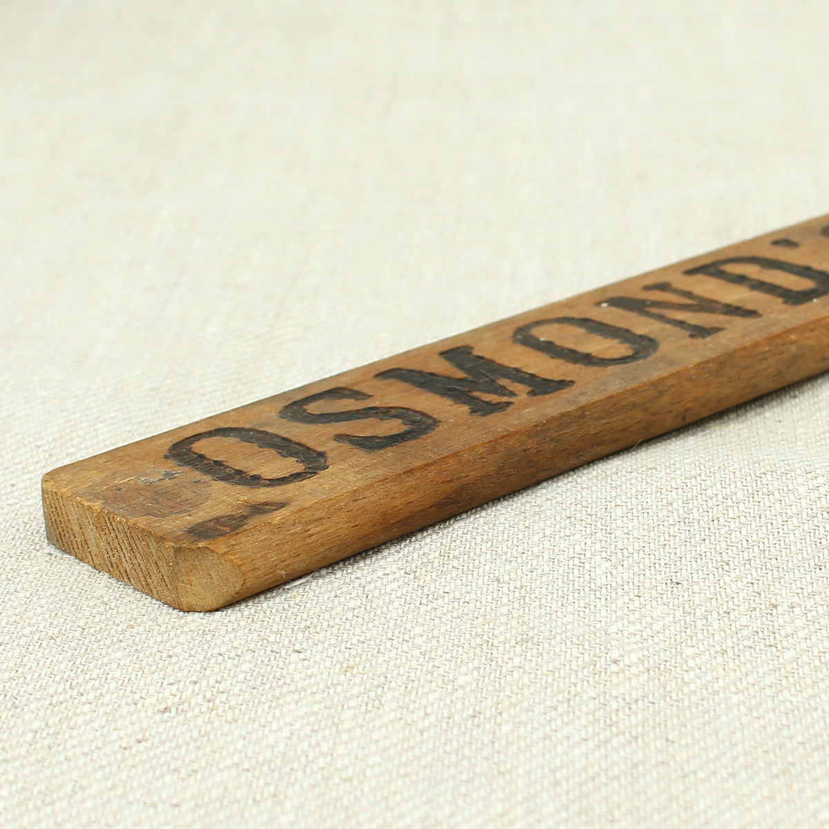 Treen, Veterinary Equipment - a wooden rounded rectangular shaped Pig gag stick for dosing