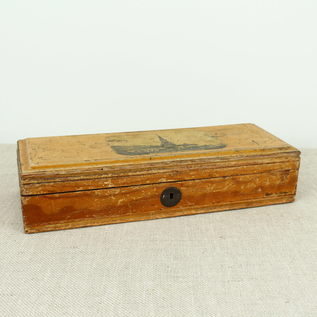Treen, Architectural Interest - a 'Mauchline' style rectangular shaped box, of simple construction, the lid transfer printed with a view of the entrance to the Brighton aquarium