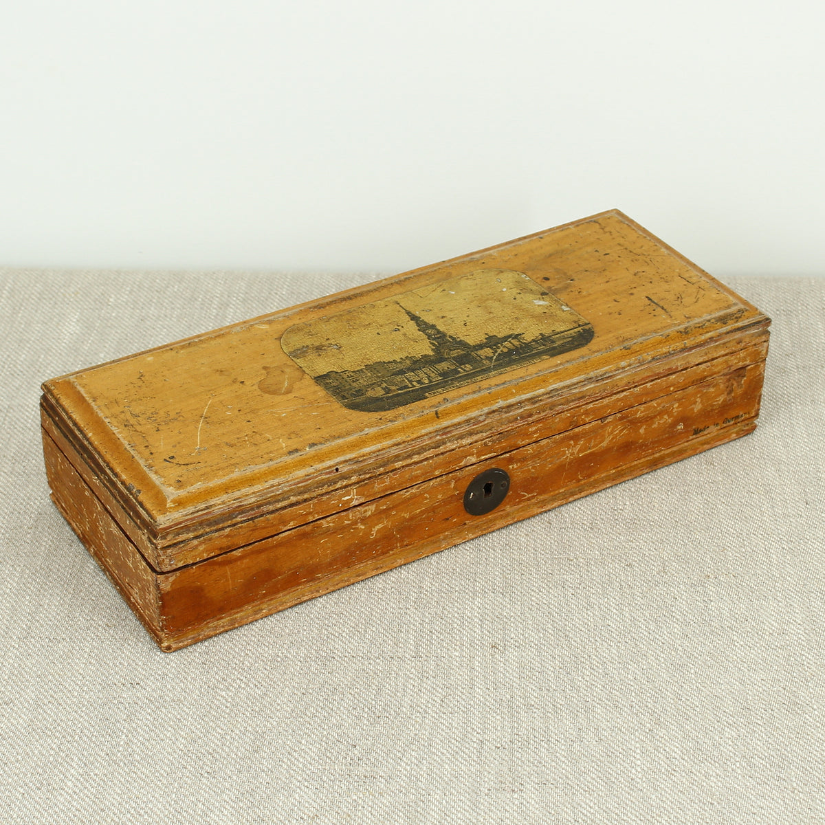 Treen, Architectural Interest - a 'Mauchline' style rectangular shaped box, of simple construction, the lid transfer printed with a view of the entrance to the Brighton aquarium