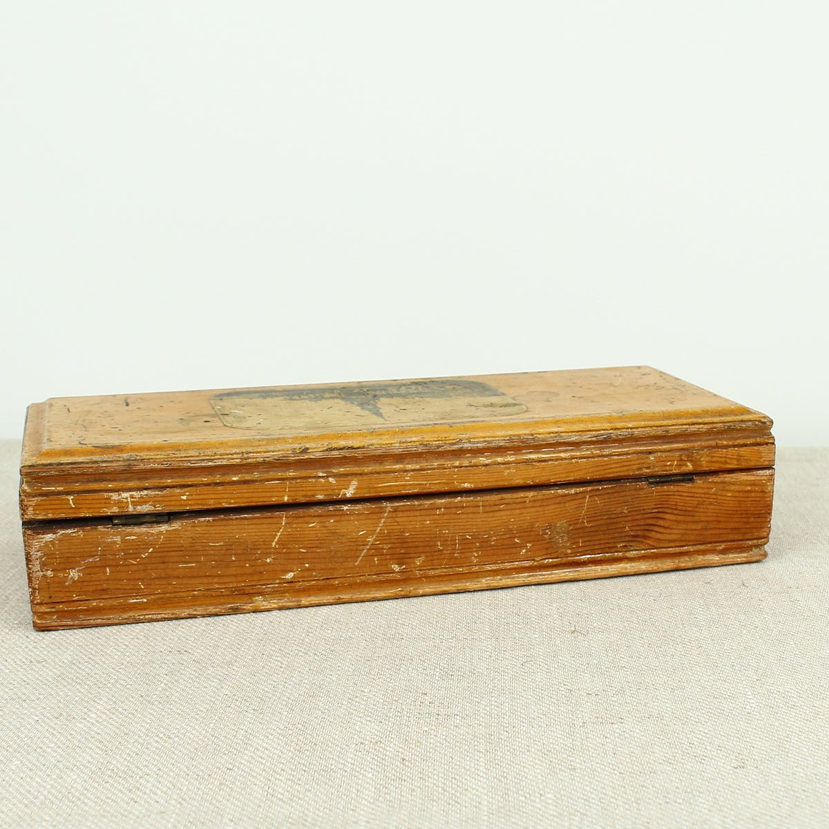 Treen, Architectural Interest - a 'Mauchline' style rectangular shaped box, of simple construction, the lid transfer printed with a view of the entrance to the Brighton aquarium