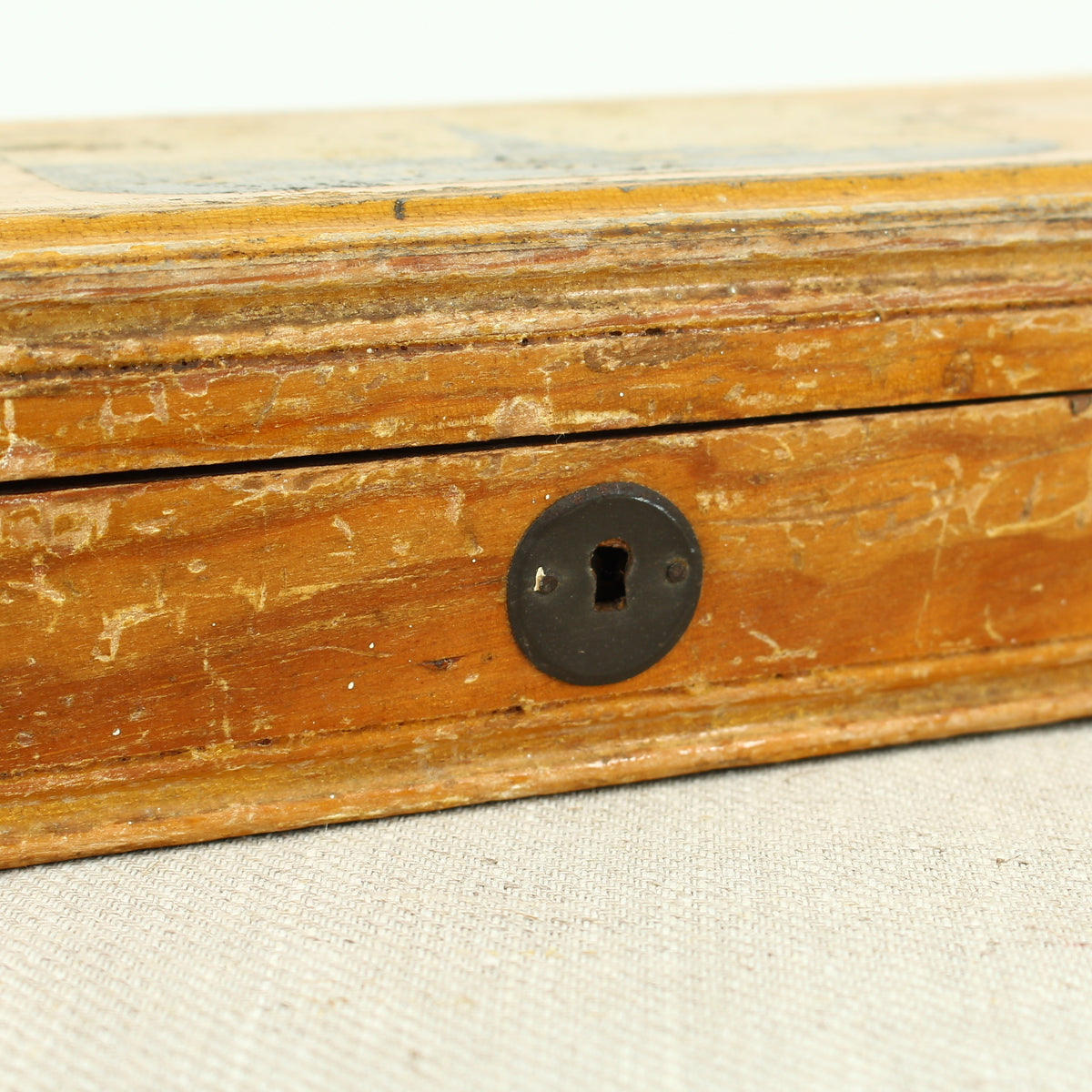 Treen, Architectural Interest - a 'Mauchline' style rectangular shaped box, of simple construction, the lid transfer printed with a view of the entrance to the Brighton aquarium