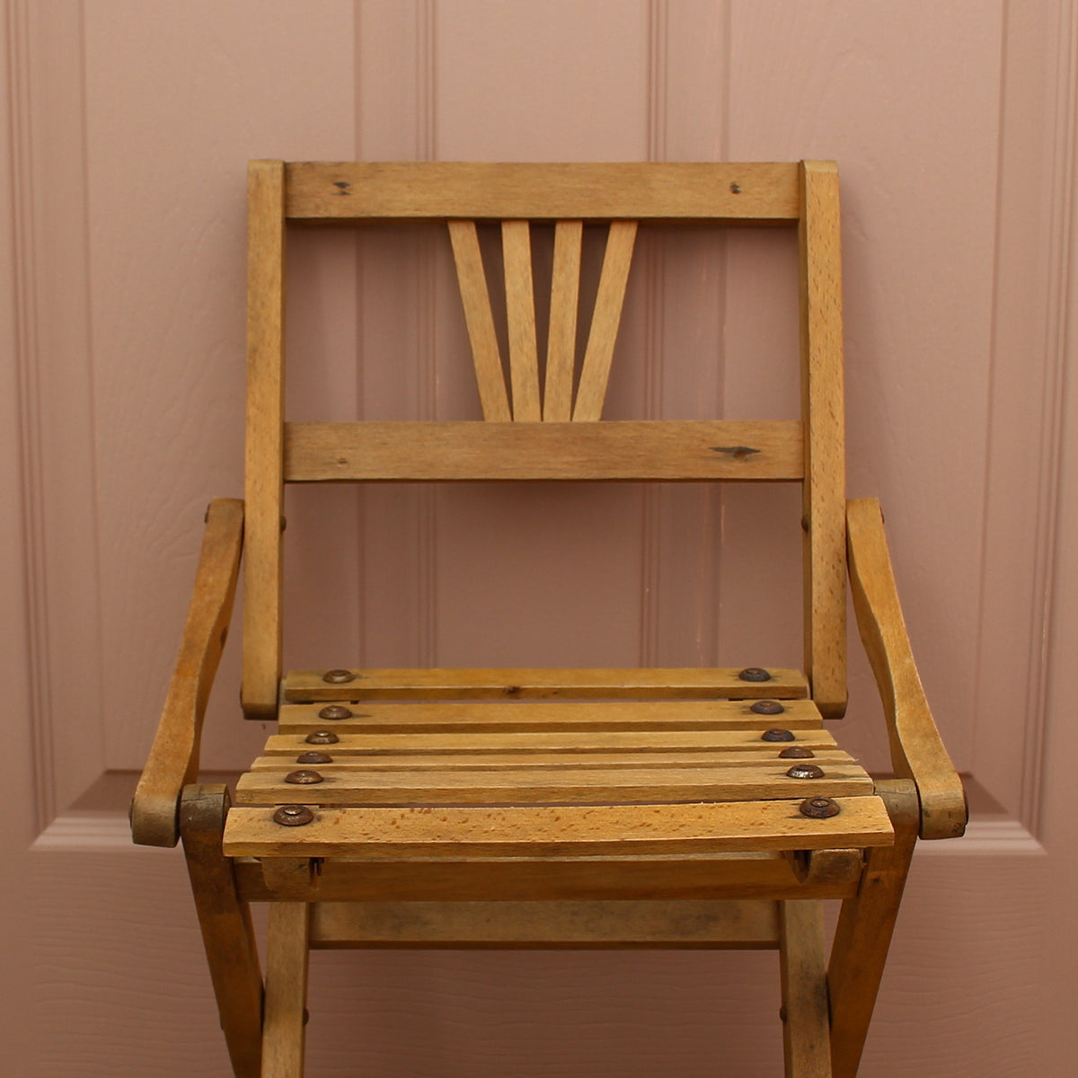 Furniture - a vintage mid-century wooden child's folding chair, manufactured in Czechoslovakia, sunburst or fan-shaped slat backrest, probably manufactured by Sfinx Fiľakovo or Thonet