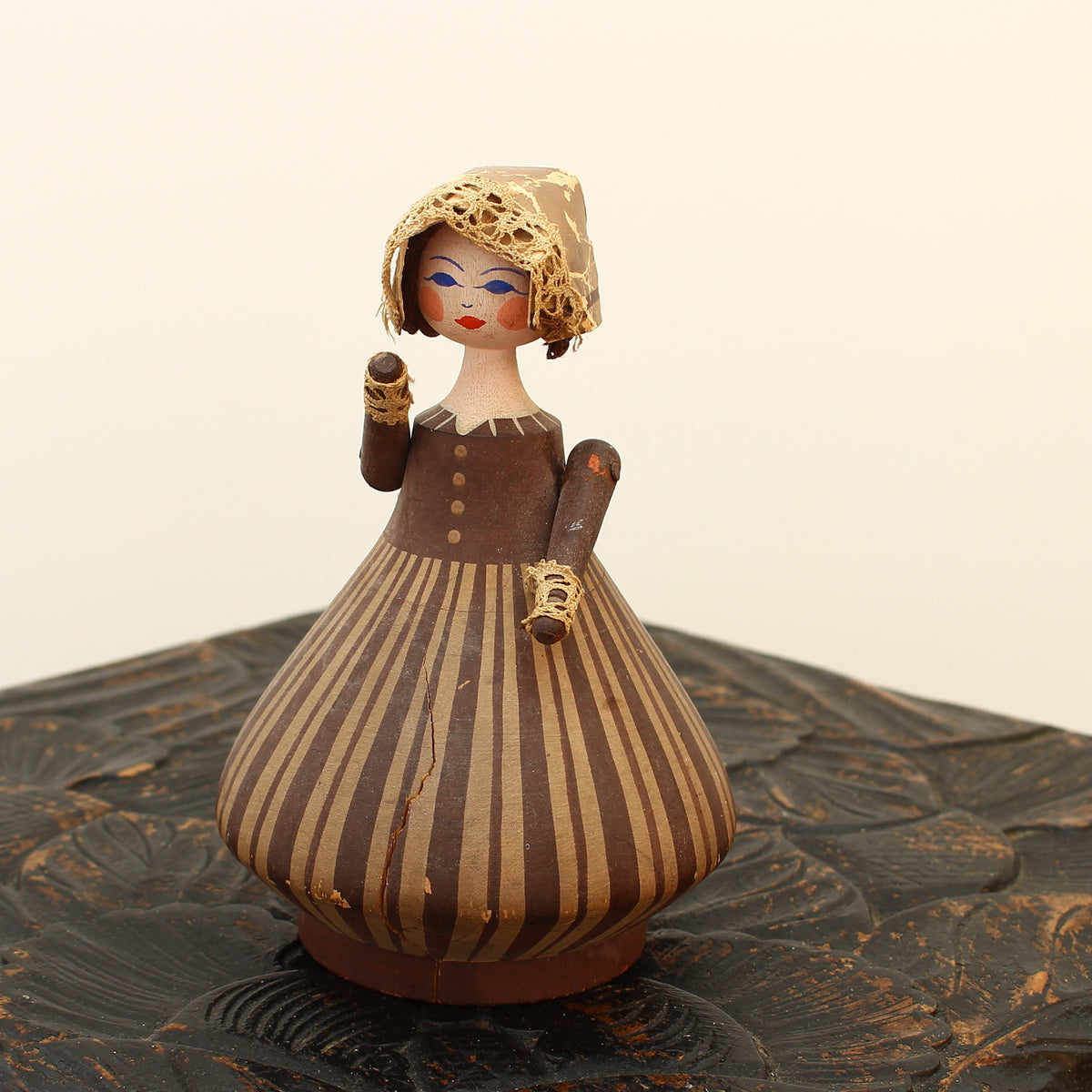 Treen & Swedish Folk Art - a Vintage Henslöjden Borås wooden Scandinavian doll