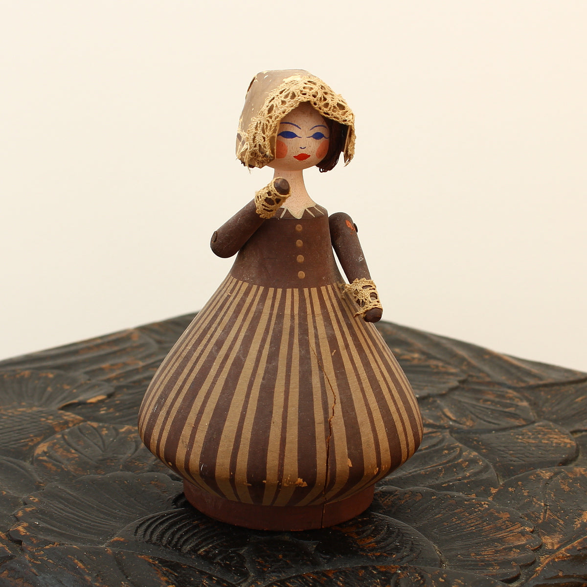 Treen & Swedish Folk Art - a Vintage Henslöjden Borås wooden Scandinavian doll