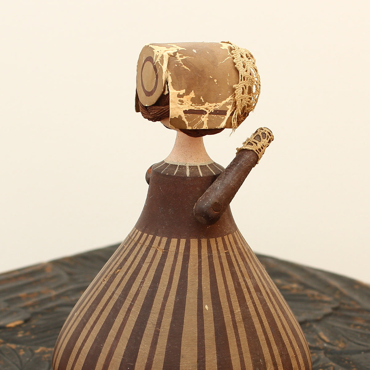 Treen & Swedish Folk Art - a Vintage Henslöjden Borås wooden Scandinavian doll