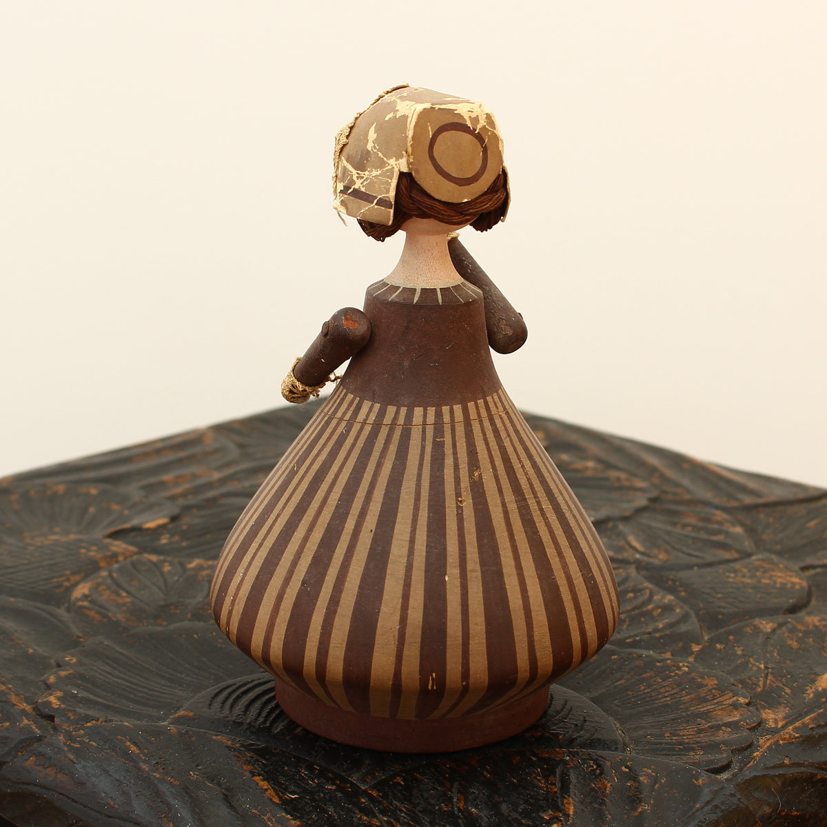 Treen & Swedish Folk Art - a Vintage Henslöjden Borås wooden Scandinavian doll