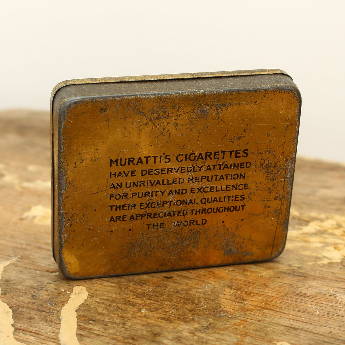 Advertising - a B.Muratti Sons & Co. 1930's rounded rectangular shaped pictorial cigarette tin