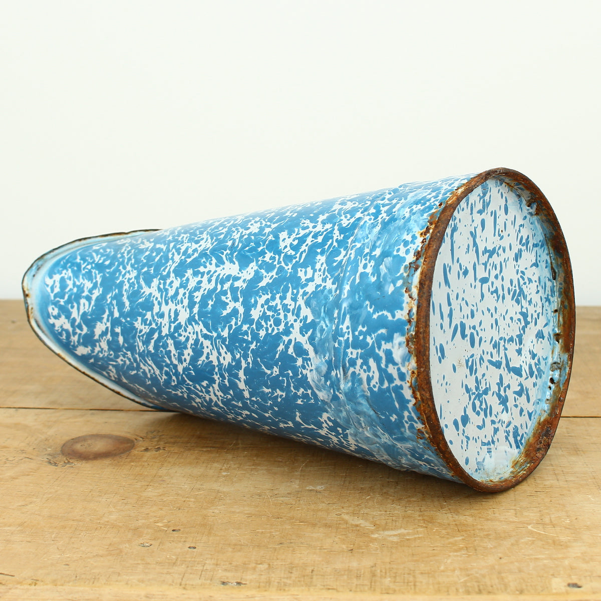 A vintage French blue and white marbled pattern enamel pitcher jug, 24cm high